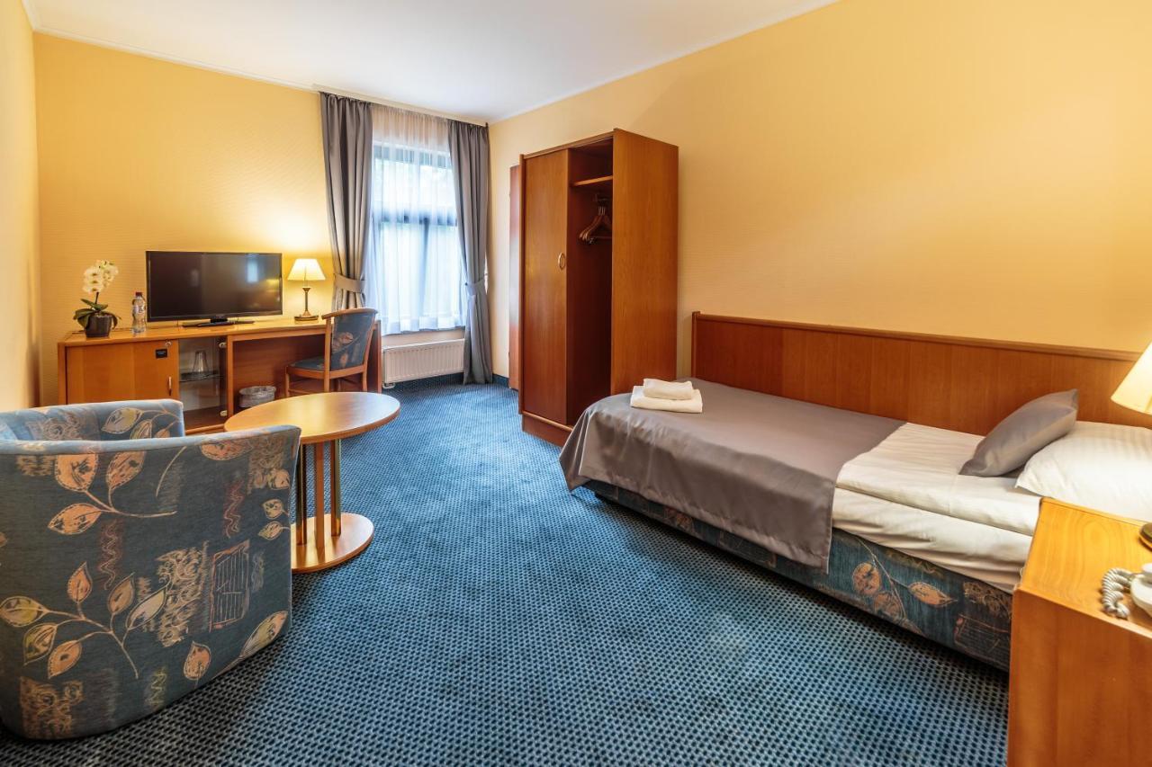 Hotel Fenix Jelenia Góra Eksteriør bilde