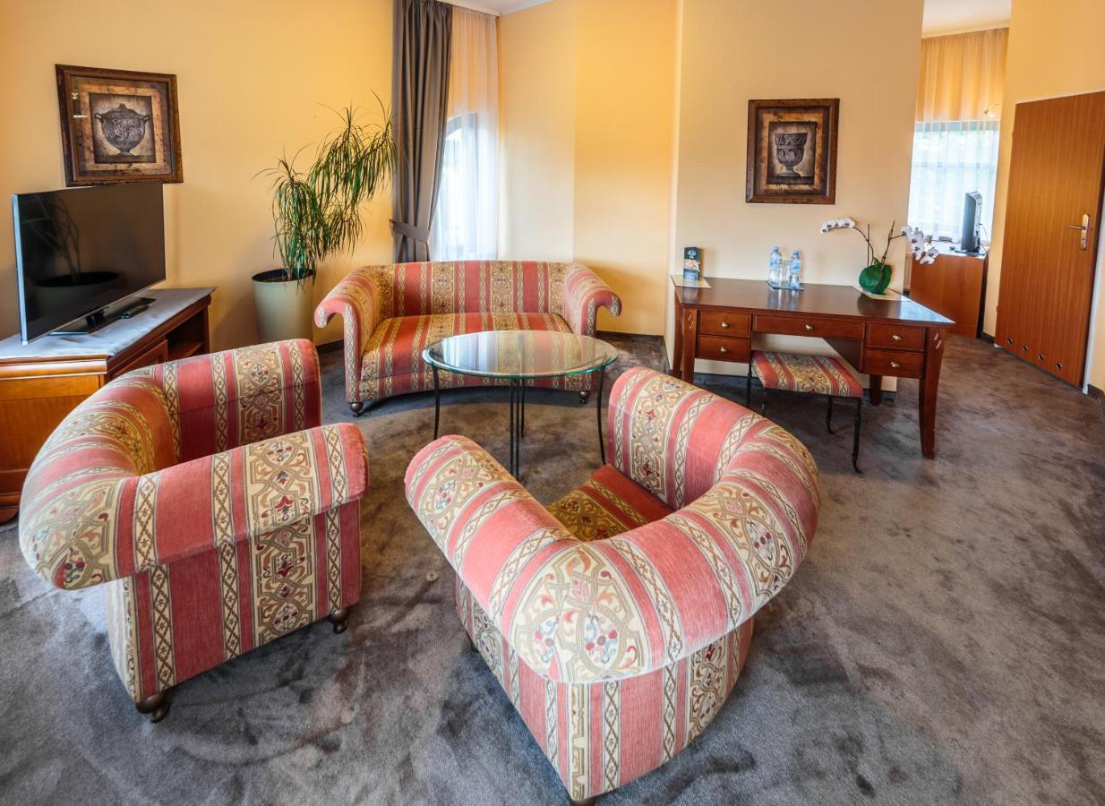 Hotel Fenix Jelenia Góra Eksteriør bilde