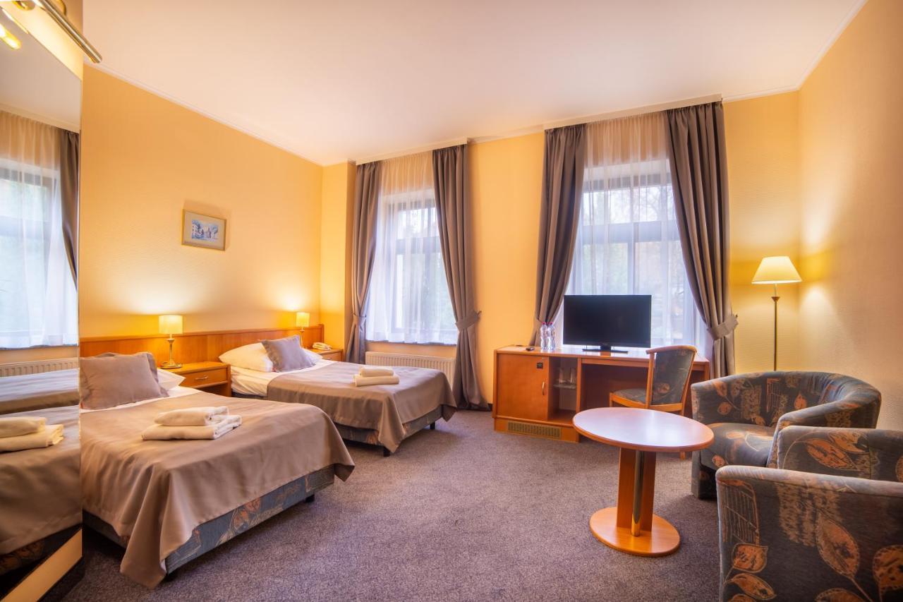 Hotel Fenix Jelenia Góra Eksteriør bilde